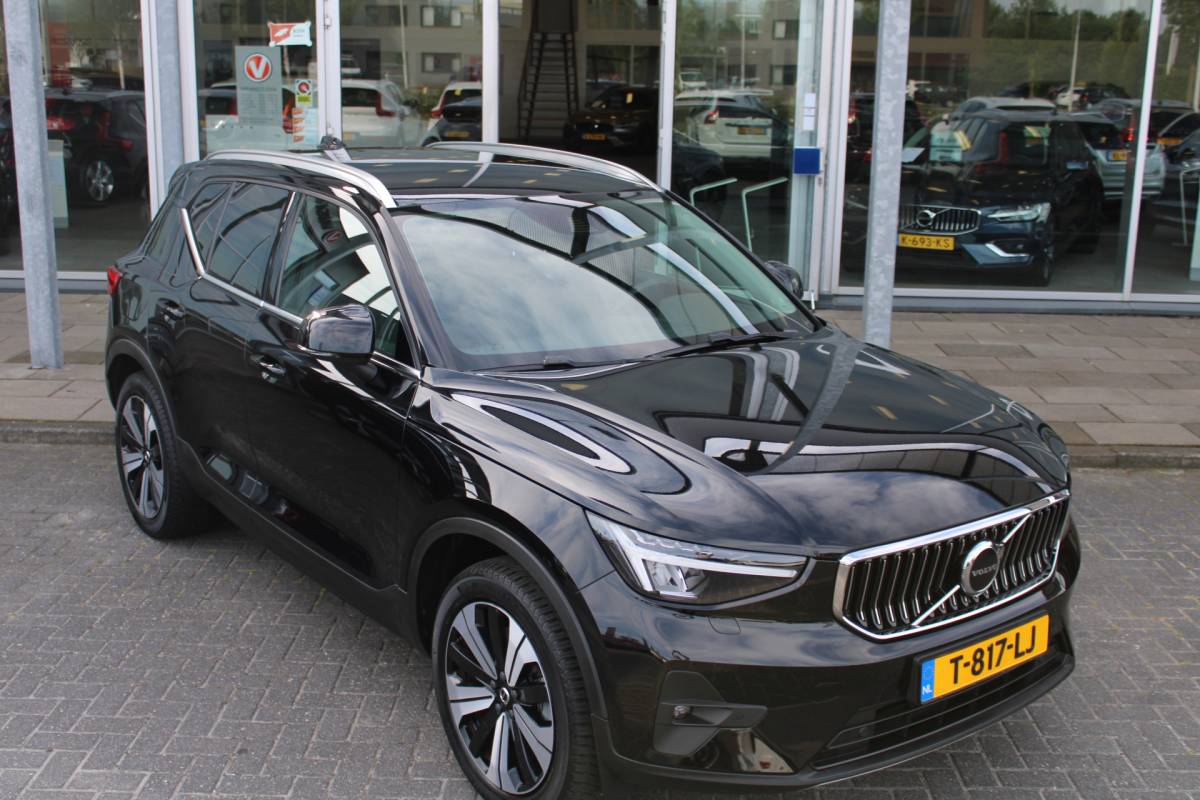 Volvo XC40 Volvo XC40 T5 Plug-in hybrid Plus Bright | H& K Audio | Memory | Trekhaak | Stoel/stuurverwarming | Camera | Climate | Leer |
