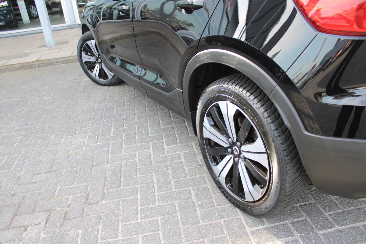 Volvo XC40 Volvo XC40 T5 Plug-in hybrid Plus Bright | H& K Audio | Memory | Trekhaak | Stoel/stuurverwarming | Camera | Climate | Leer |