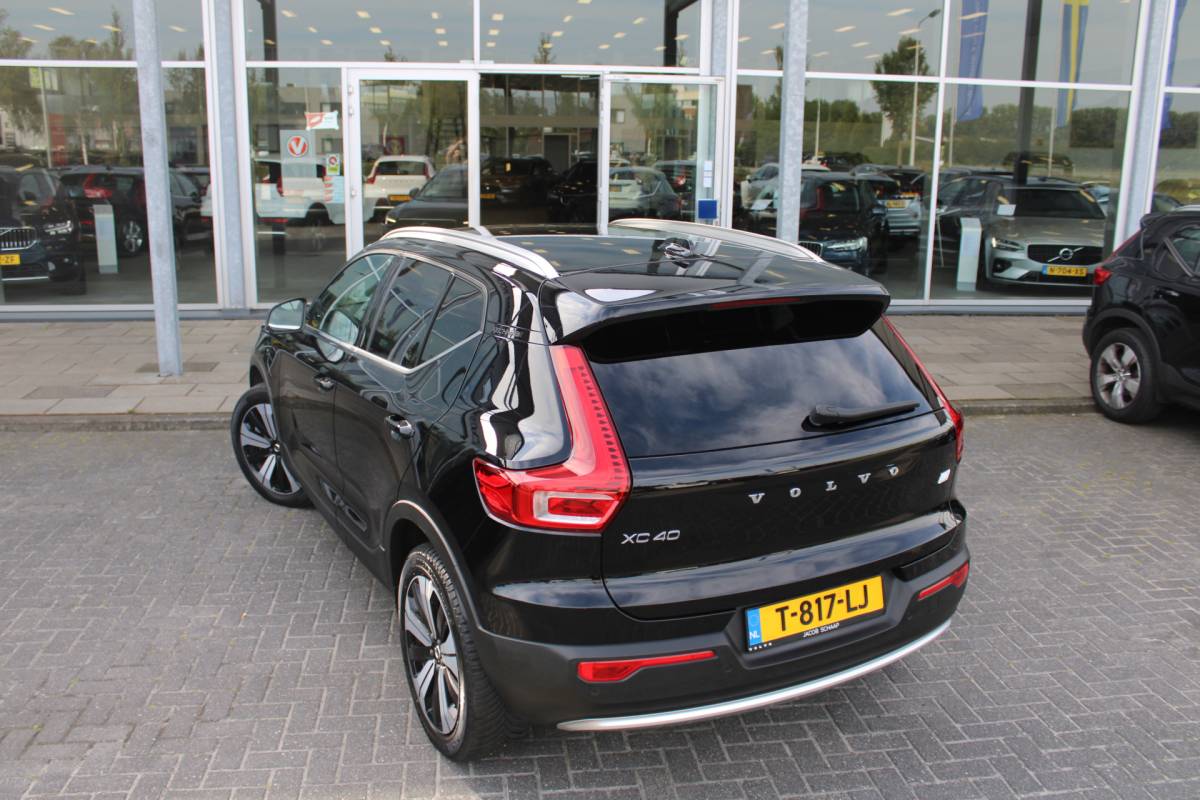 Volvo XC40 Volvo XC40 T5 Plug-in hybrid Plus Bright | H& K Audio | Memory | Trekhaak | Stoel/stuurverwarming | Camera | Climate | Leer |