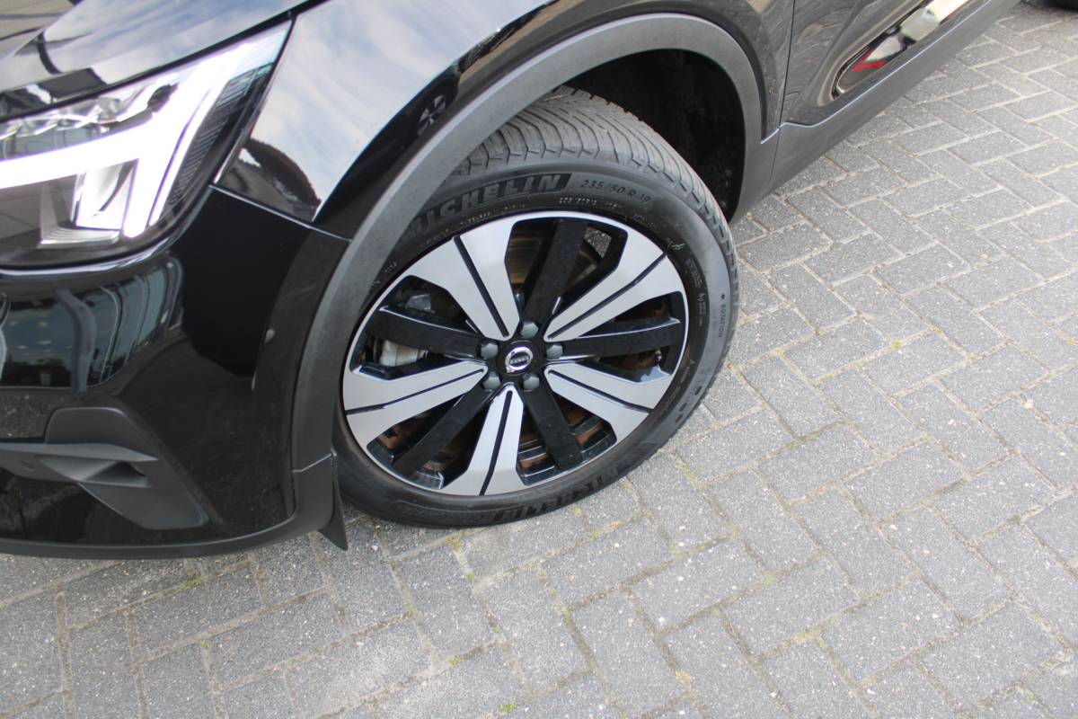 Volvo XC40 Volvo XC40 T5 Plug-in hybrid Plus Bright | H& K Audio | Memory | Trekhaak | Stoel/stuurverwarming | Camera | Climate | Leer |