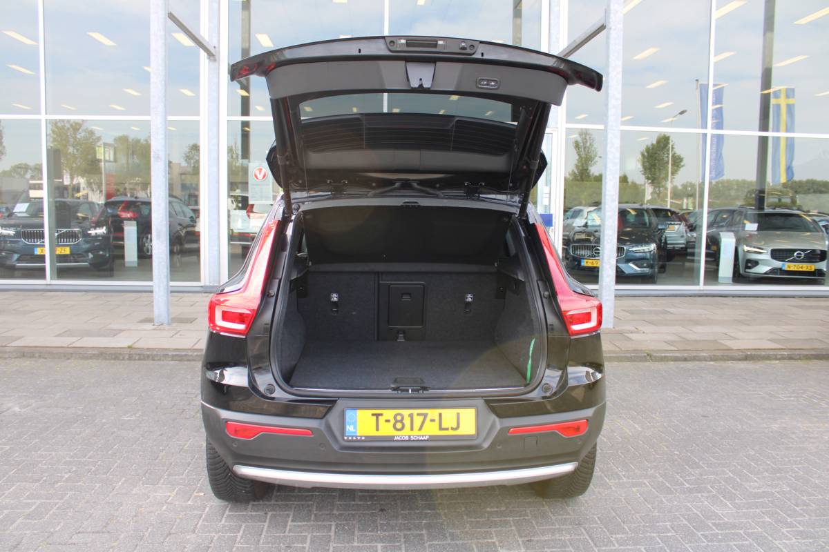 Volvo XC40 Volvo XC40 T5 Plug-in hybrid Plus Bright | H& K Audio | Memory | Trekhaak | Stoel/stuurverwarming | Camera | Climate | Leer |