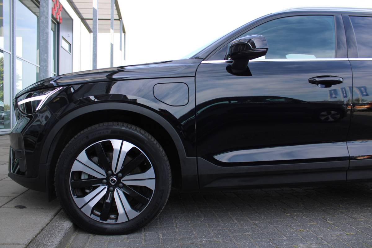 Volvo XC40 Volvo XC40 T5 Plug-in hybrid Plus Bright | H& K Audio | Memory | Trekhaak | Stoel/stuurverwarming | Camera | Climate | Leer |
