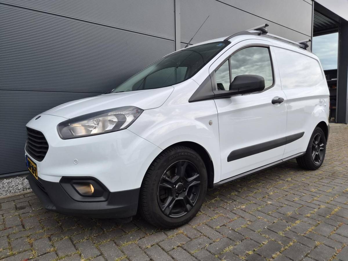 Ford Transit Courier Ford Transit Courier 1.0 Airco trekhaak Benzine 101 PK Marge