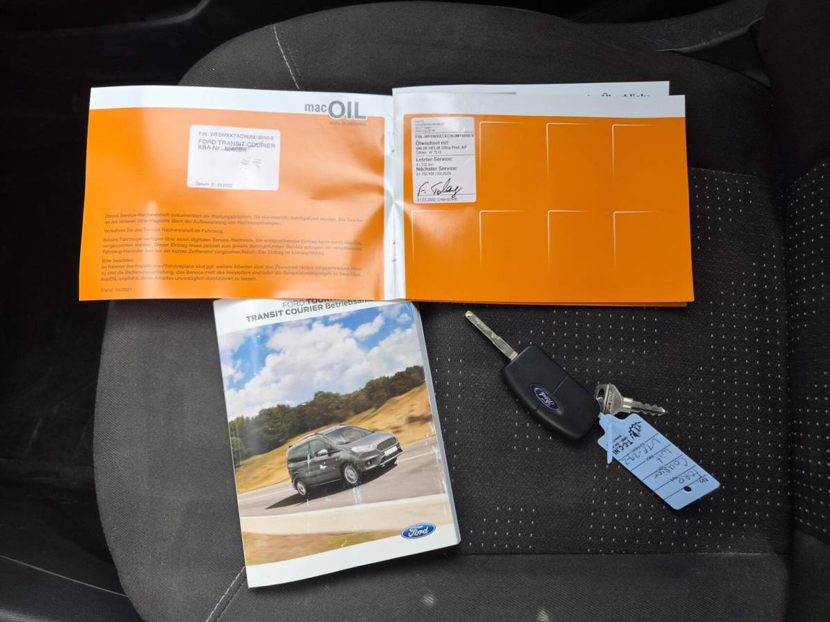 Ford Transit Courier Ford Transit Courier 1.0 Airco trekhaak Benzine 101 PK Marge