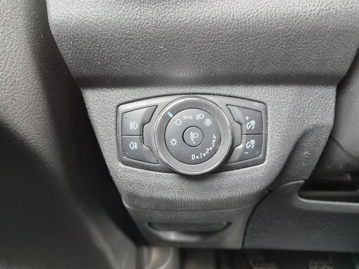 Ford Transit Courier Ford Transit Courier 1.0 Airco trekhaak Benzine 101 PK Marge