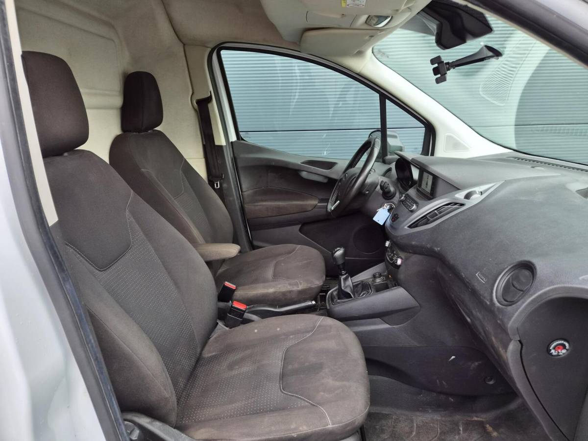 Ford Transit Courier Ford Transit Courier 1.0 Airco trekhaak Benzine 101 PK Marge