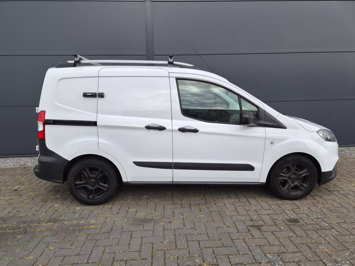 Ford Transit Courier Ford Transit Courier 1.0 Airco trekhaak Benzine 101 PK Marge