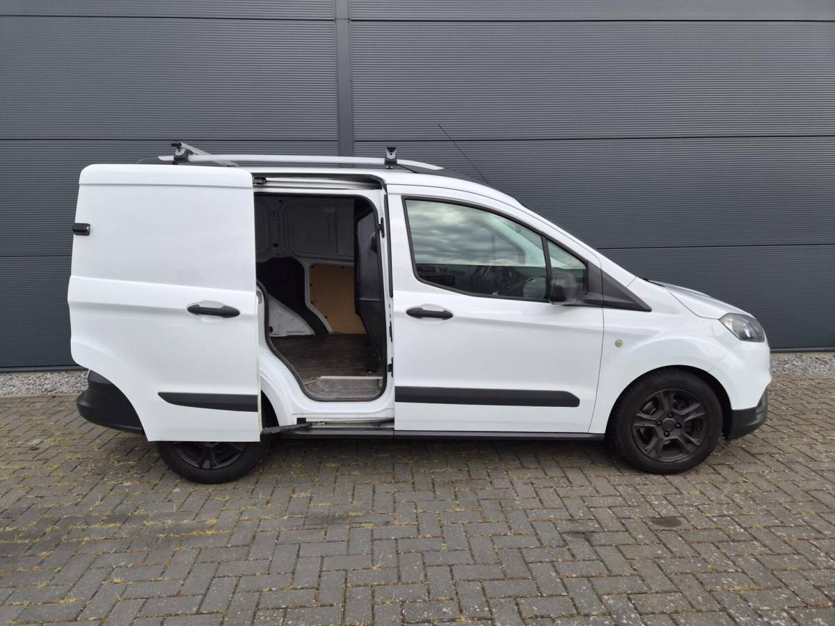 Ford Transit Courier Ford Transit Courier 1.0 Airco trekhaak Benzine 101 PK Marge