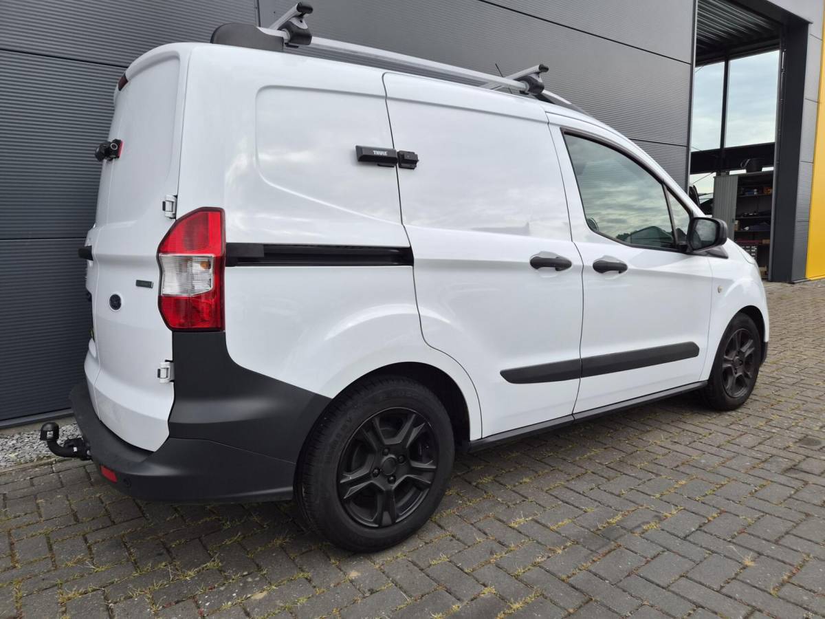 Ford Transit Courier Ford Transit Courier 1.0 Airco trekhaak Benzine 101 PK Marge