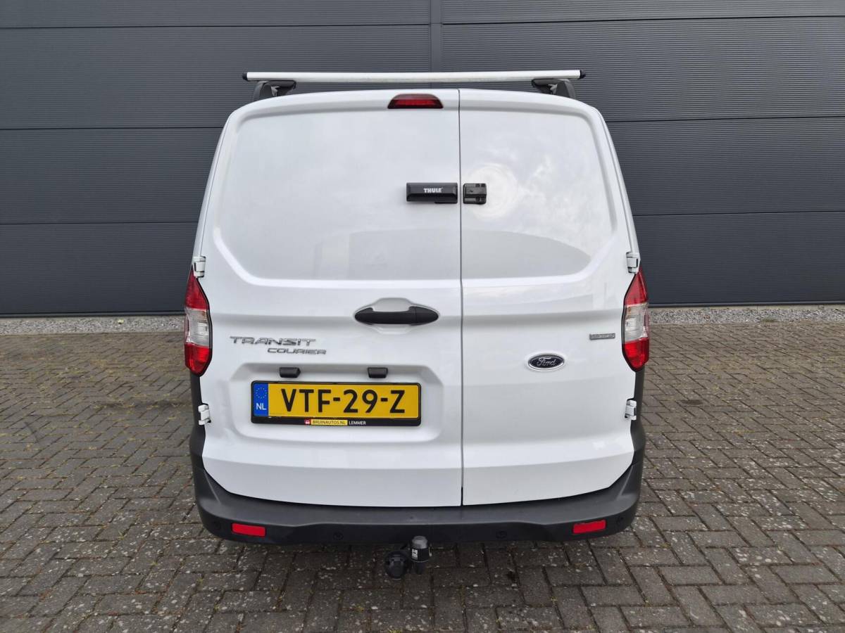 Ford Transit Courier Ford Transit Courier 1.0 Airco trekhaak Benzine 101 PK Marge