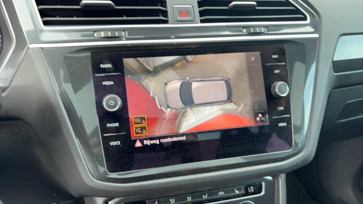Volkswagen Tiguan Volkswagen Tiguan 1.4 TSI Comfortline Business R PANORAMADAK / STOELVERW / KEYLESS / 360GR CAMERA / CARPLAY / NAVI / CLIMA / NL-AUTO