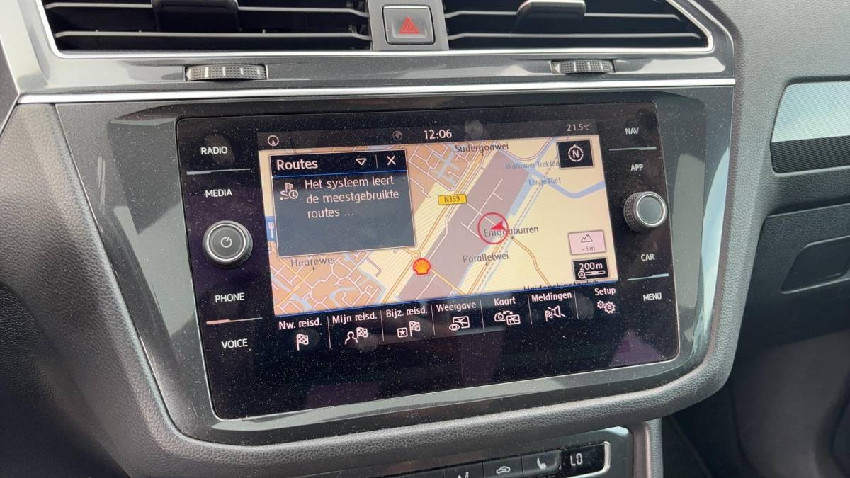 Volkswagen Tiguan Volkswagen Tiguan 1.4 TSI Comfortline Business R PANORAMADAK / STOELVERW / KEYLESS / 360GR CAMERA / CARPLAY / NAVI / CLIMA / NL-AUTO
