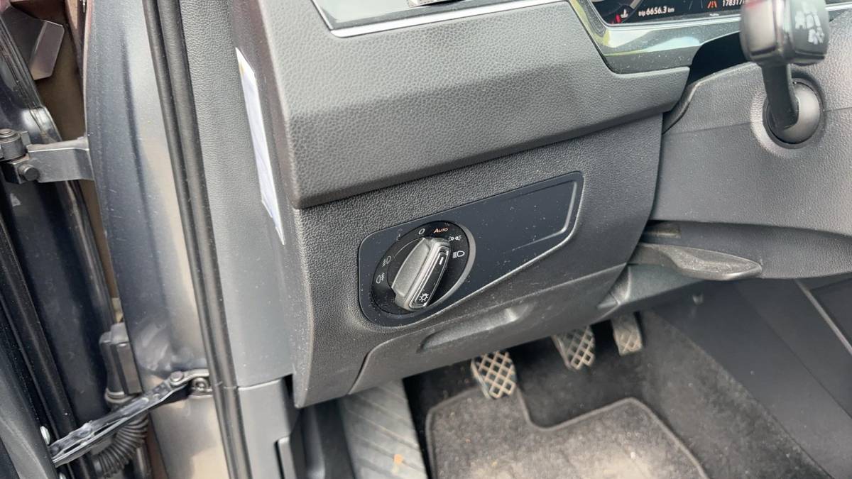 Volkswagen Tiguan Volkswagen Tiguan 1.4 TSI Comfortline Business R PANORAMADAK / STOELVERW / KEYLESS / 360GR CAMERA / CARPLAY / NAVI / CLIMA / NL-AUTO