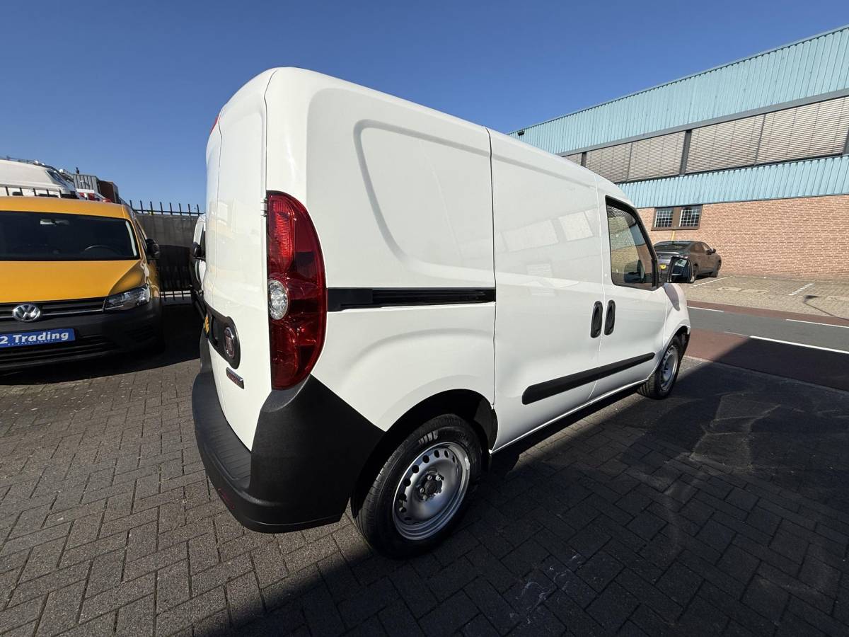 Fiat Doblò Fiat Doblò Cargo 1.6 MJ L1H1 S Basis