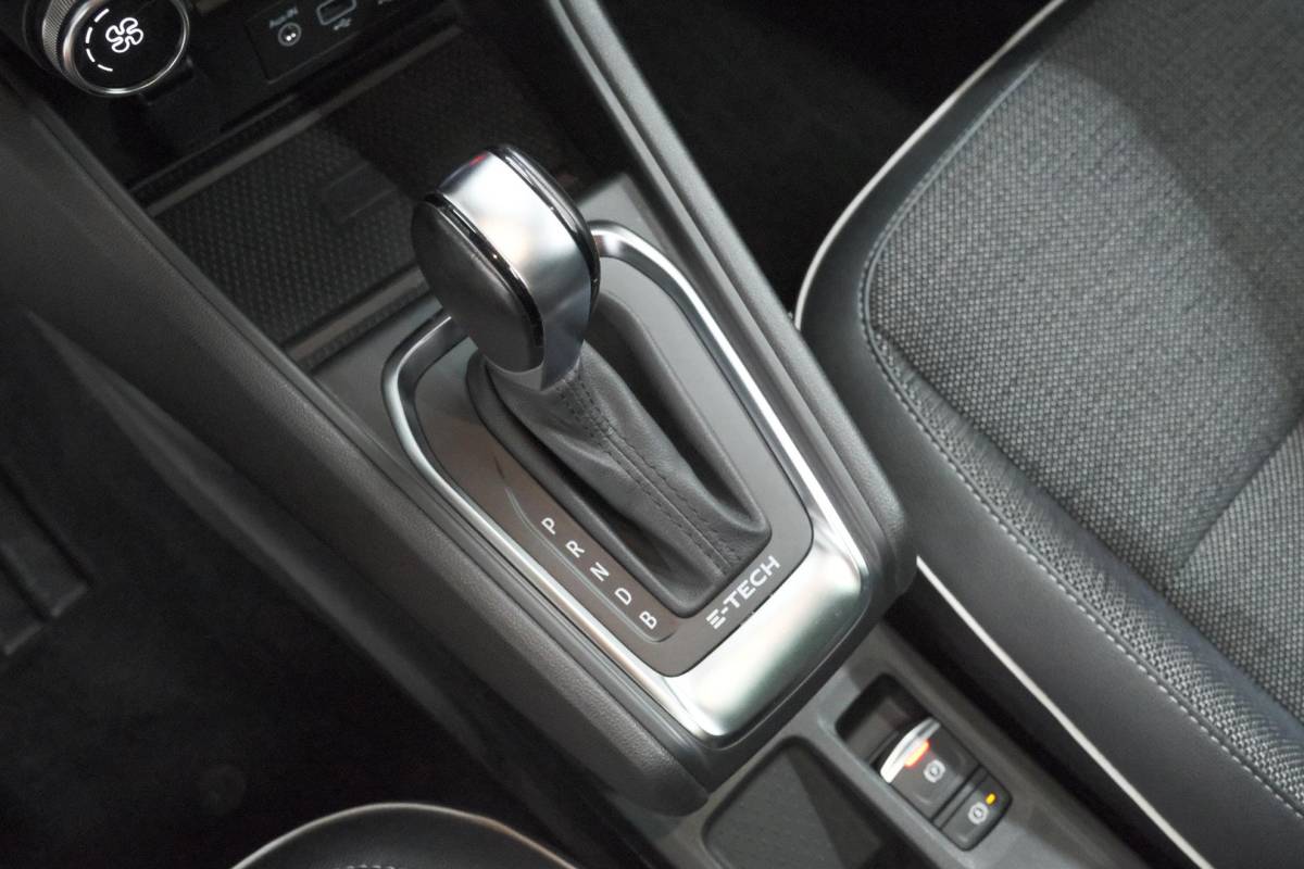 Renault Captur Renault Captur 1.6 E-Tech full hybrid 145 techno | Panoramadak | Camera | Adaptieve Cruise Control | 9.3 Inch Groot Scherm