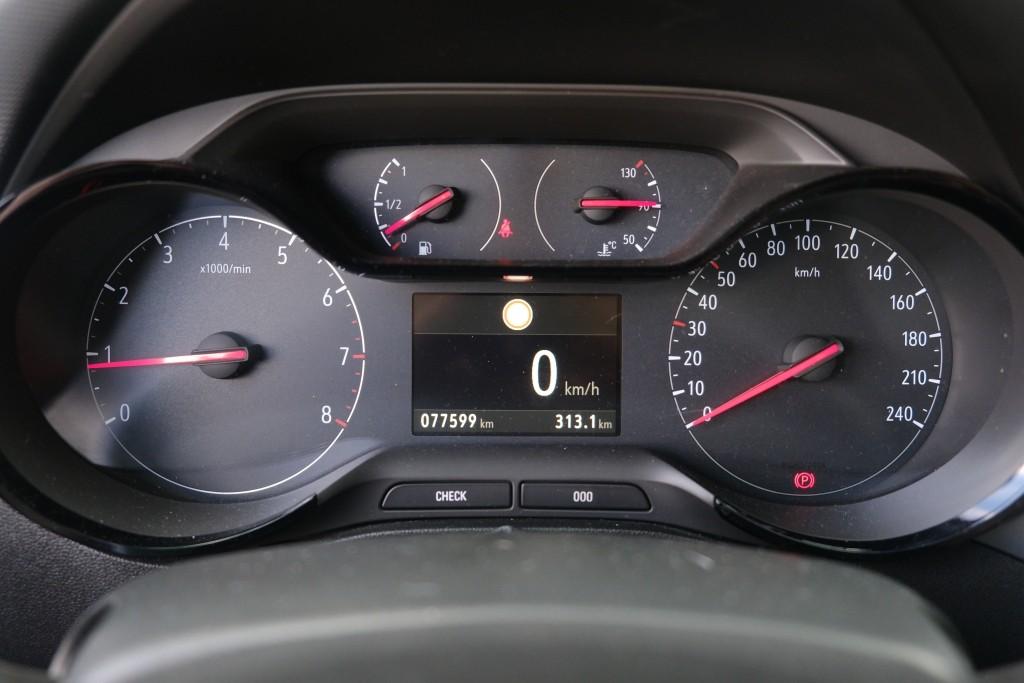 Opel Crossland X Opel Crossland X 1.2 82pk Online Edition | Navi | App Connect | Airco | Cruise | PDC | Trekhaak