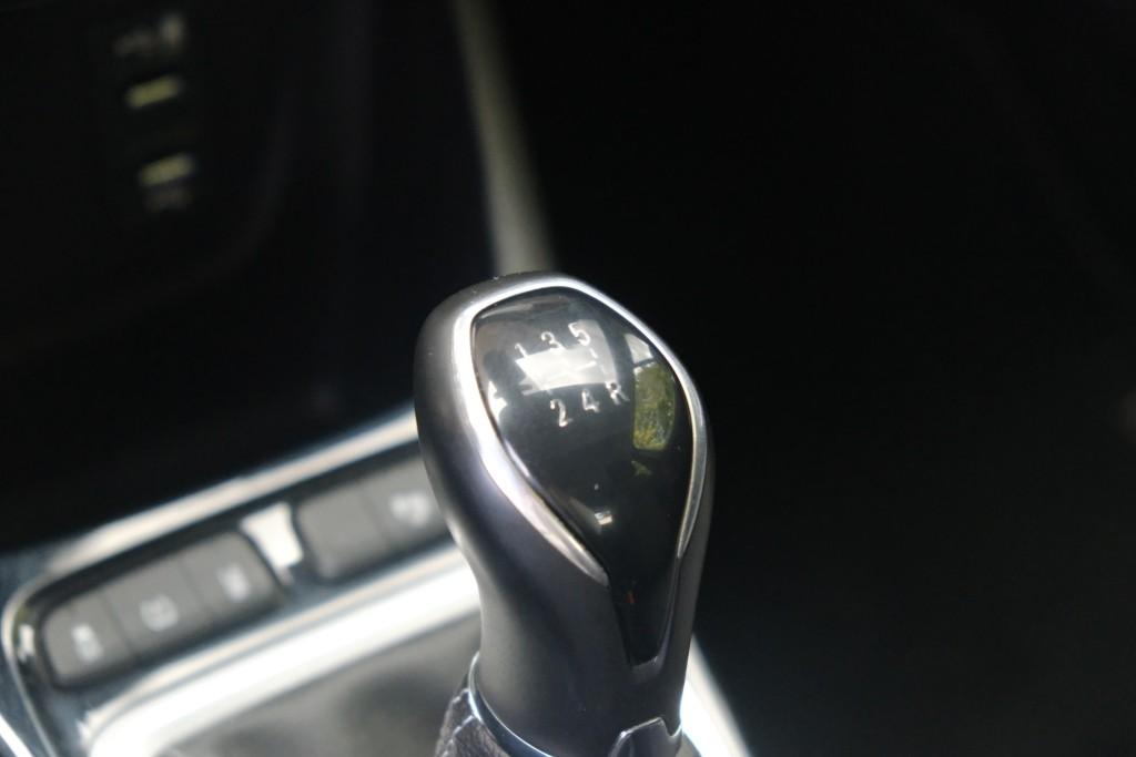 Opel Crossland X Opel Crossland X 1.2 82pk Online Edition | Navi | App Connect | Airco | Cruise | PDC | Trekhaak