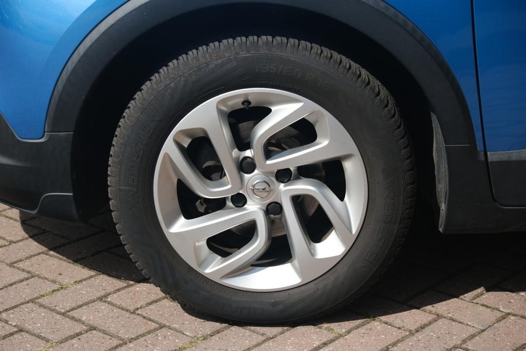 Opel Crossland X Opel Crossland X 1.2 82pk Online Edition | Navi | App Connect | Airco | Cruise | PDC | Trekhaak