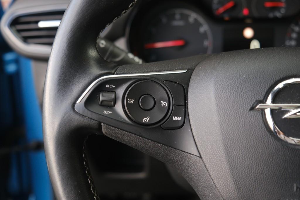 Opel Crossland X Opel Crossland X 1.2 82pk Online Edition | Navi | App Connect | Airco | Cruise | PDC | Trekhaak
