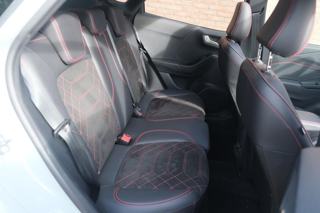 Ford Puma Ford Puma 1.0 EcoBoost Hybrid 155pk Aut. ST-Line X | Navi | App Connect | Adaptive Cruise | 360° Camera | Panoramadak | Elektrische Achterklep | Winter Pakket