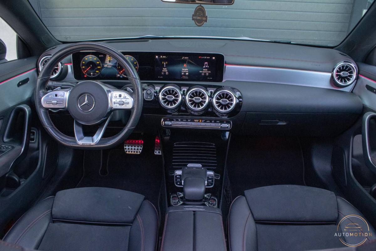 Mercedes-Benz CLA Mercedes-Benz CLA-klasse 180 Business Solution AMG PANO CAMERA HUD LED STOELVERWARMING