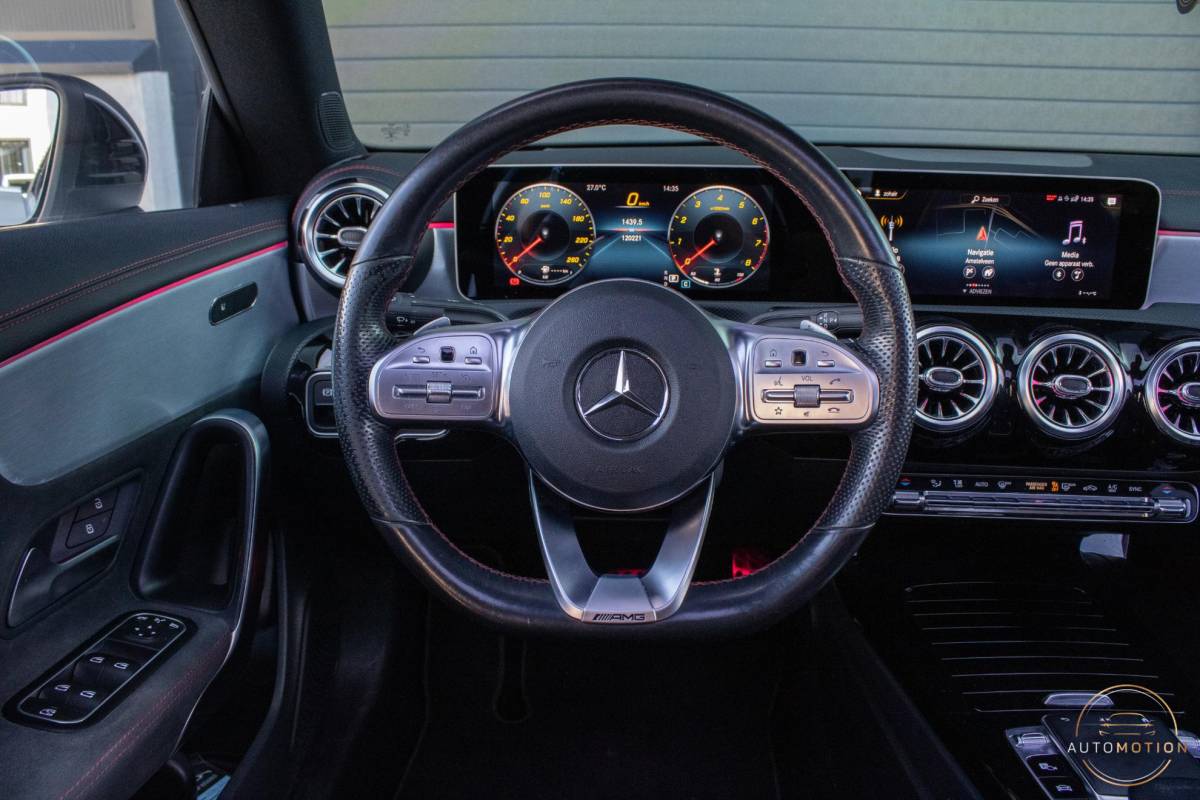Mercedes-Benz CLA Mercedes-Benz CLA-klasse 180 Business Solution AMG PANO CAMERA HUD LED STOELVERWARMING