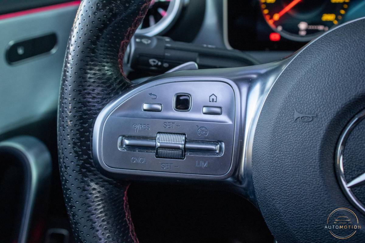Mercedes-Benz CLA Mercedes-Benz CLA-klasse 180 Business Solution AMG PANO CAMERA HUD LED STOELVERWARMING