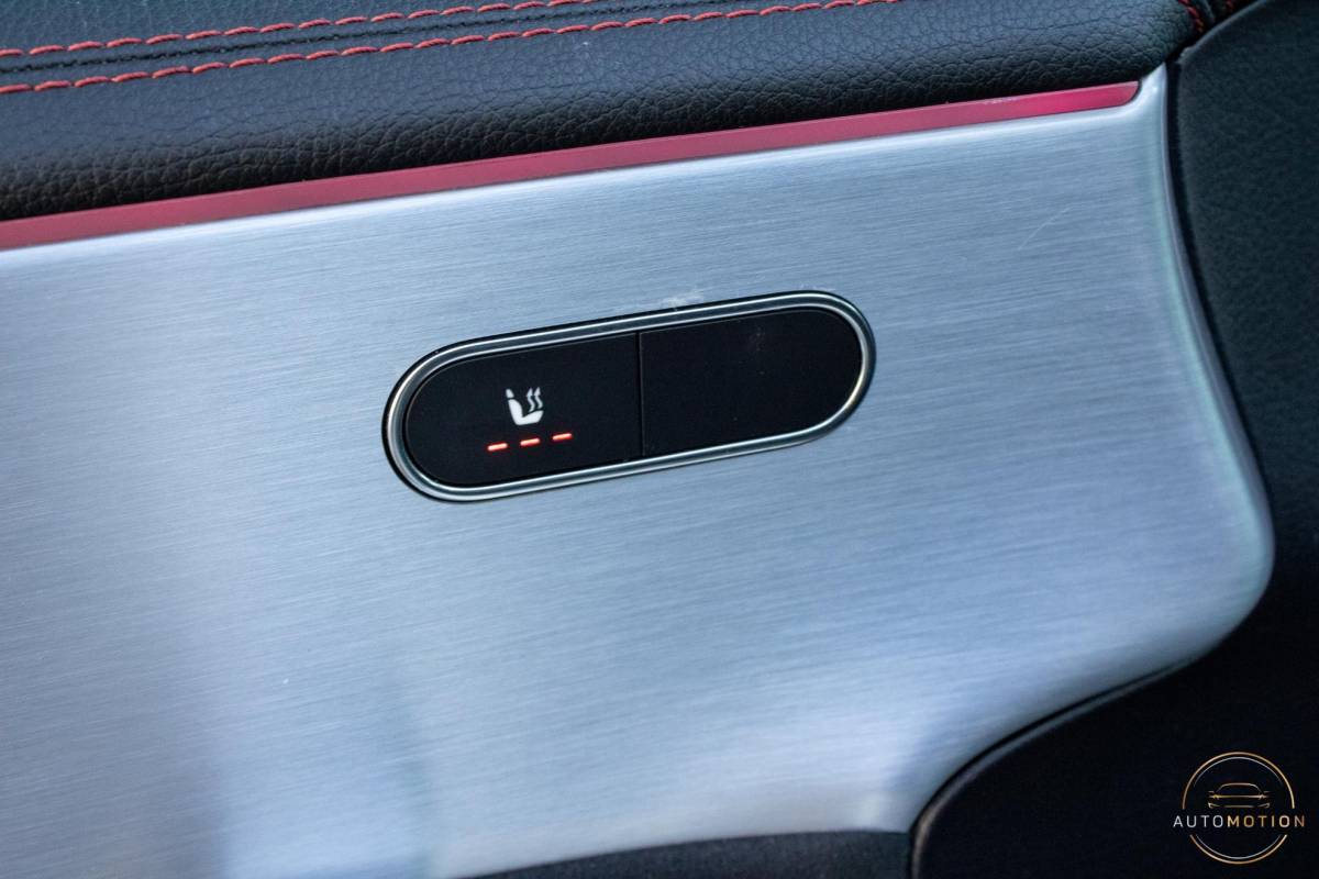 Mercedes-Benz CLA Mercedes-Benz CLA-klasse 180 Business Solution AMG PANO CAMERA HUD LED STOELVERWARMING