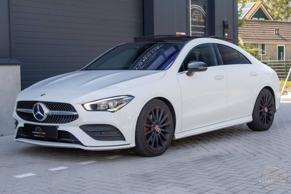 Mercedes-Benz CLA Mercedes-Benz CLA-klasse 180 Business Solution AMG PANO CAMERA HUD LED STOELVERWARMING