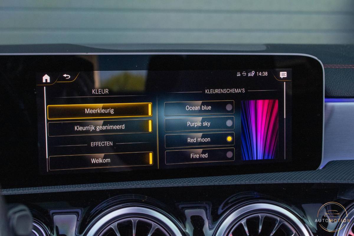 Mercedes-Benz CLA Mercedes-Benz CLA-klasse 180 Business Solution AMG PANO CAMERA HUD LED STOELVERWARMING
