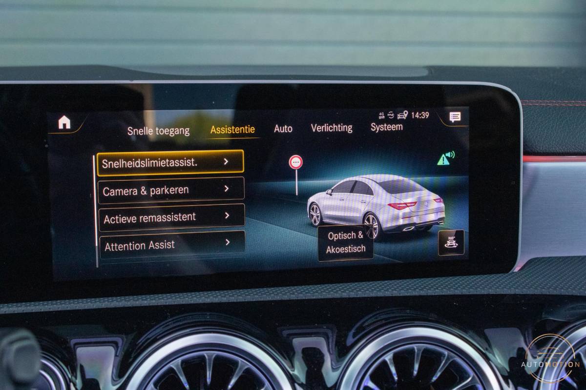 Mercedes-Benz CLA Mercedes-Benz CLA-klasse 180 Business Solution AMG PANO CAMERA HUD LED STOELVERWARMING