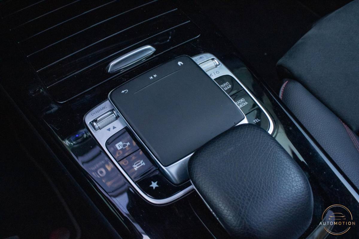 Mercedes-Benz CLA Mercedes-Benz CLA-klasse 180 Business Solution AMG PANO CAMERA HUD LED STOELVERWARMING