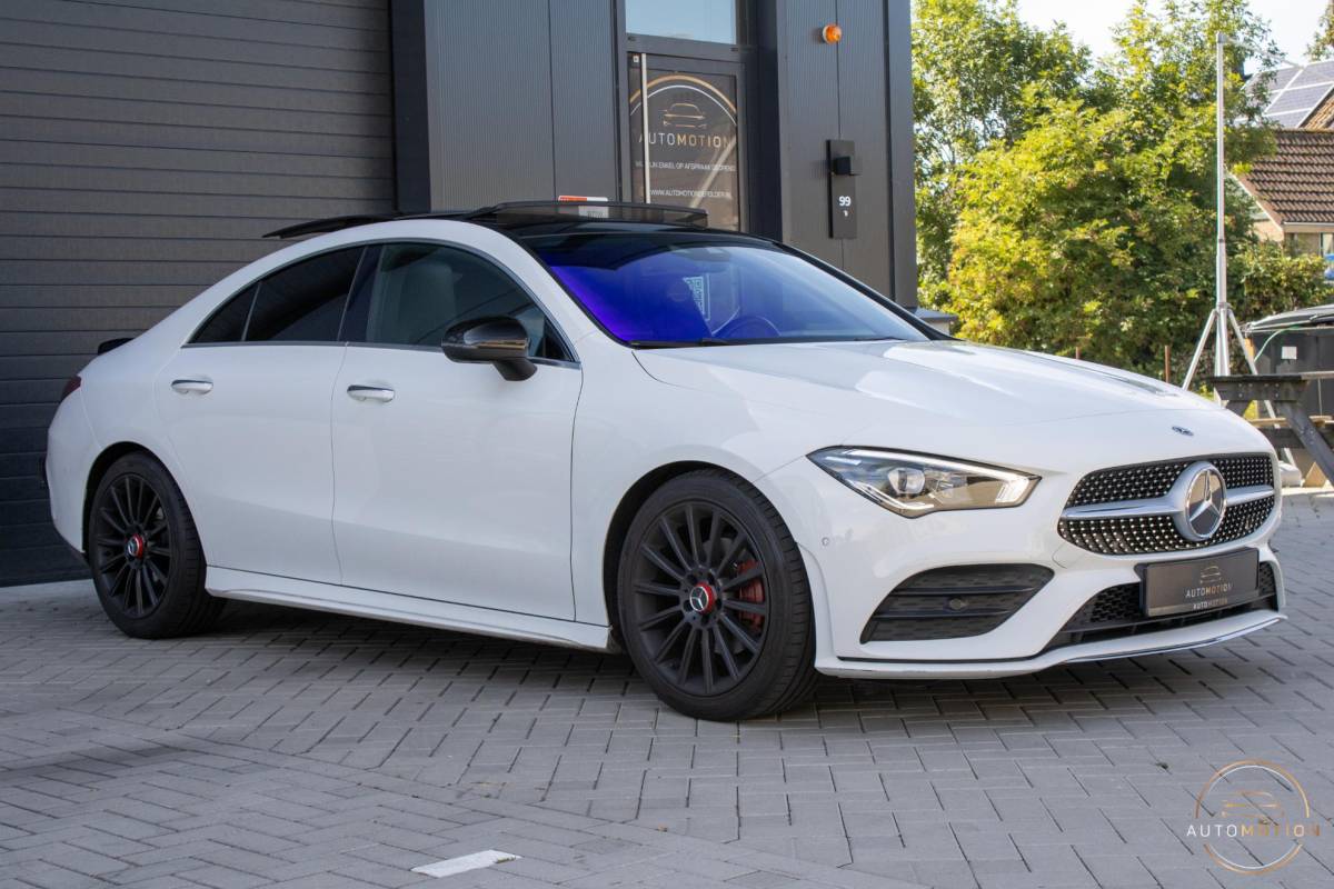 Mercedes-Benz CLA Mercedes-Benz CLA-klasse 180 Business Solution AMG PANO CAMERA HUD LED STOELVERWARMING