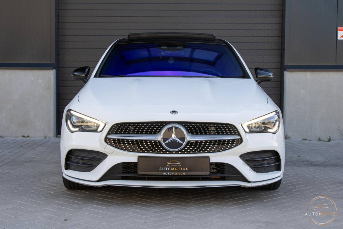 Mercedes-Benz CLA Mercedes-Benz CLA-klasse 180 Business Solution AMG PANO CAMERA HUD LED STOELVERWARMING