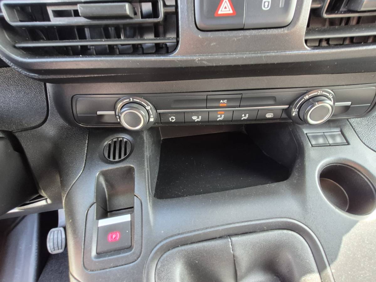 Peugeot Partner Peugeot Partner 1.2 PureTech Navi Airco Cruise