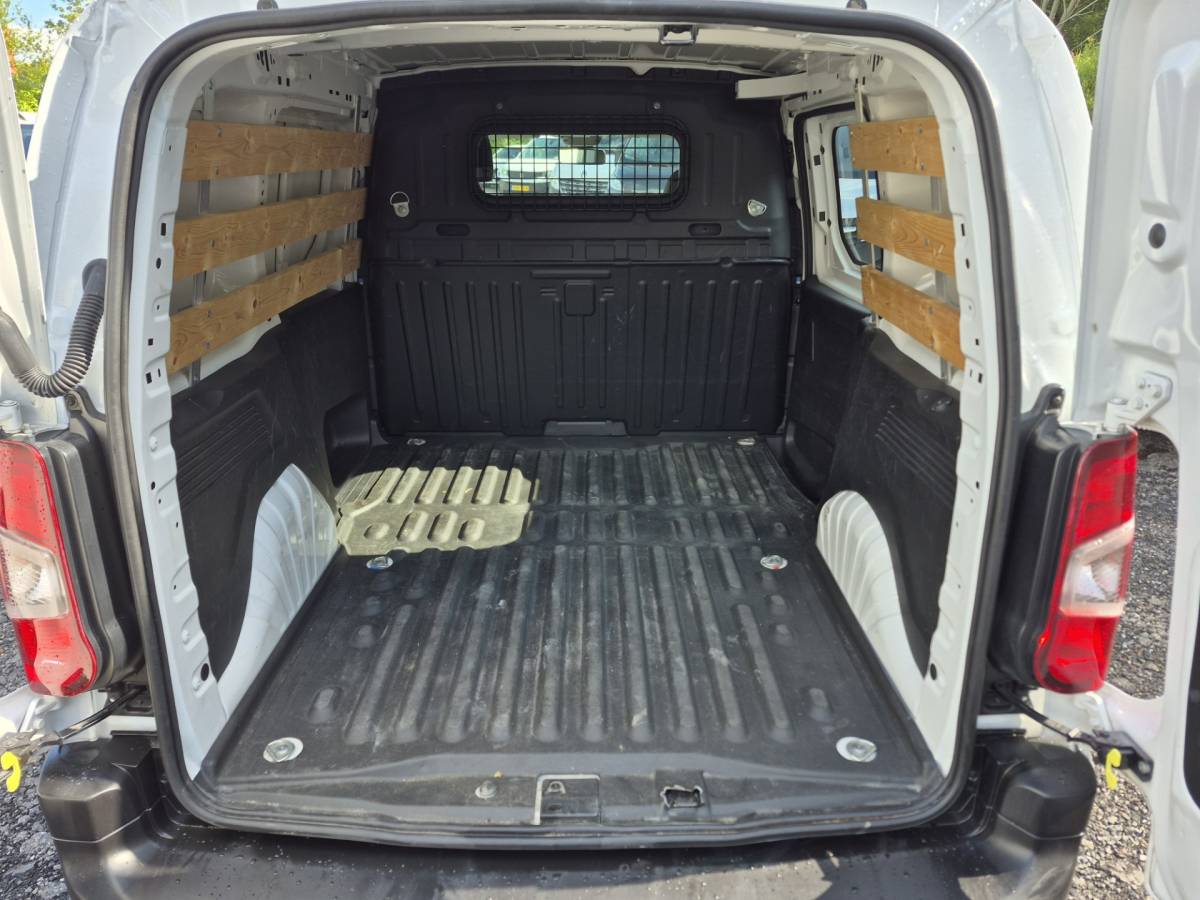 Peugeot Partner Peugeot Partner 1.2 PureTech Navi Airco Cruise