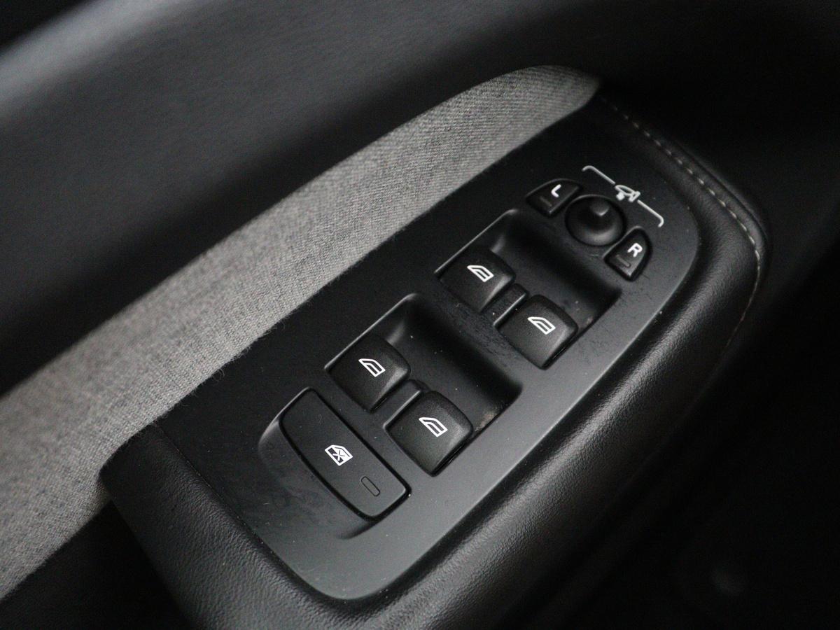 Volvo XC60 Volvo XC60 2.0 T6 Plug-in hybrid AWD Inscription Exclusive | SOH 91,3% | Panoramadak | Memory |  Adaptive cruise | Stuur/stoelverwarming | Carplay | Harman/Kardon | 360 camera | Trekhaak