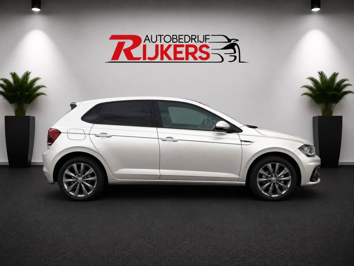 Volkswagen Polo Volkswagen Polo 1.0 TSI R-Line handgeschakeld Panoramadak,Acc,Apple Carpl,Climate Contr,Camera A,,NavigatieNL auto,Virtual dashb