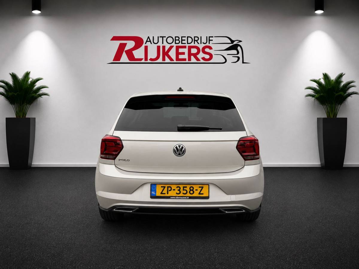 Volkswagen Polo Volkswagen Polo 1.0 TSI R-Line handgeschakeld Panoramadak,Acc,Apple Carpl,Climate Contr,Camera A,,NavigatieNL auto,Virtual dashb