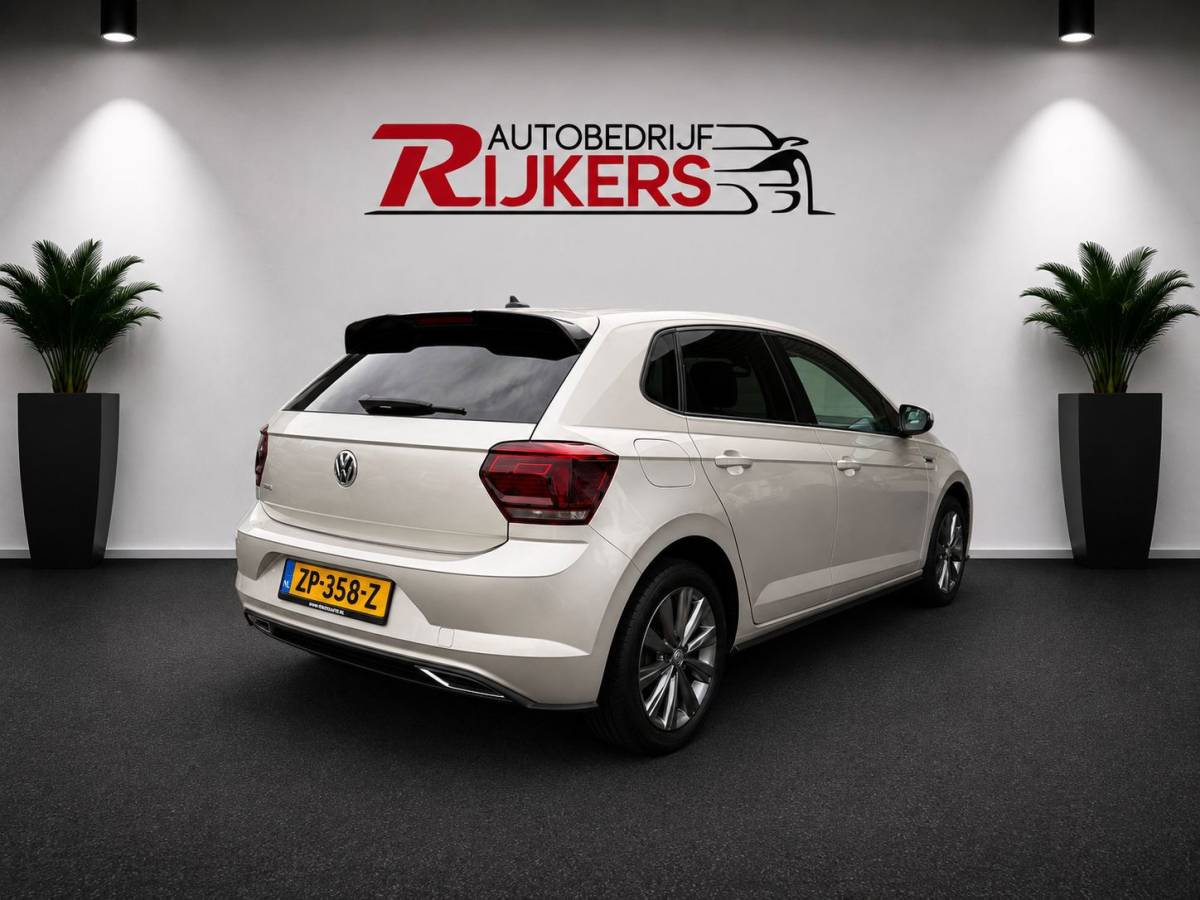 Volkswagen Polo Volkswagen Polo 1.0 TSI R-Line handgeschakeld Panoramadak,Acc,Apple Carpl,Climate Contr,Camera A,,NavigatieNL auto,Virtual dashb