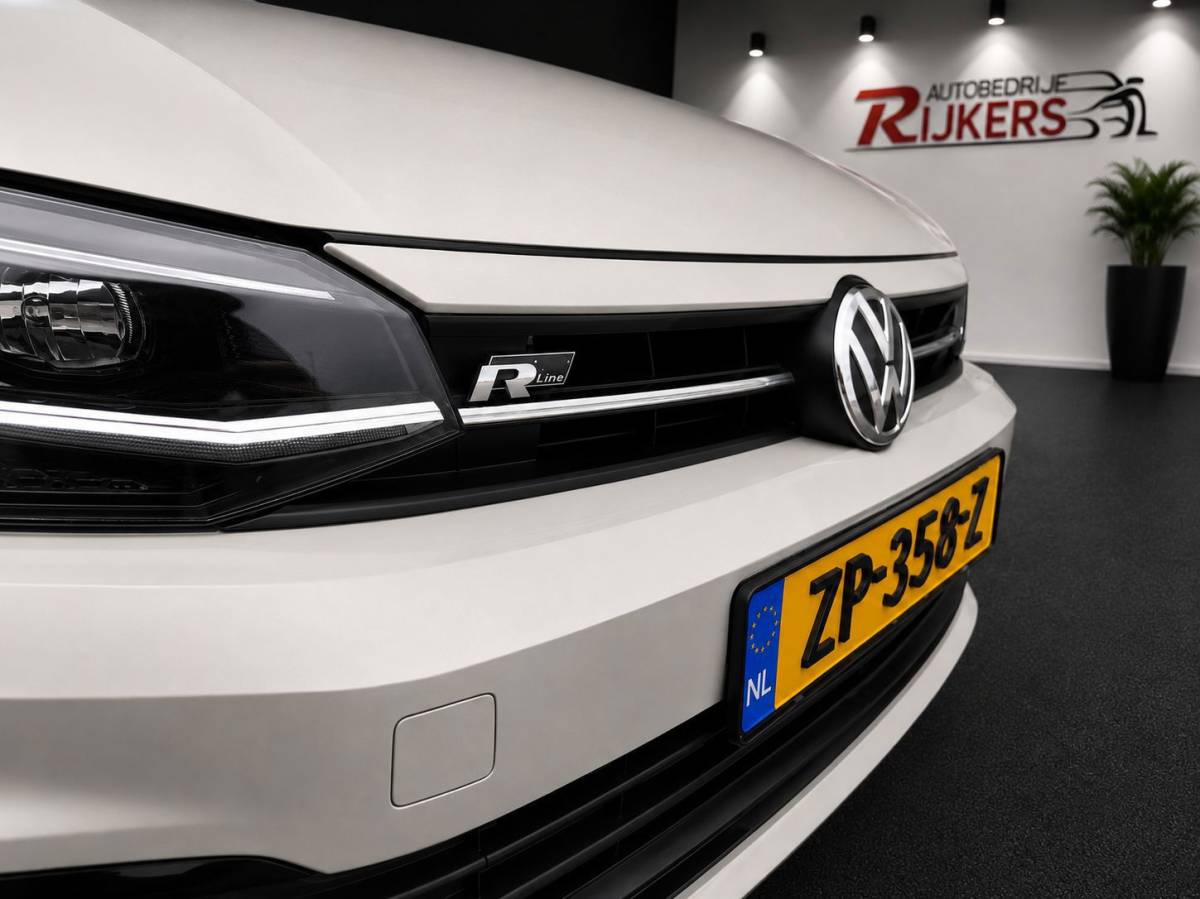 Volkswagen Polo Volkswagen Polo 1.0 TSI R-Line handgeschakeld Panoramadak,Acc,Apple Carpl,Climate Contr,Camera A,,NavigatieNL auto,Virtual dashb