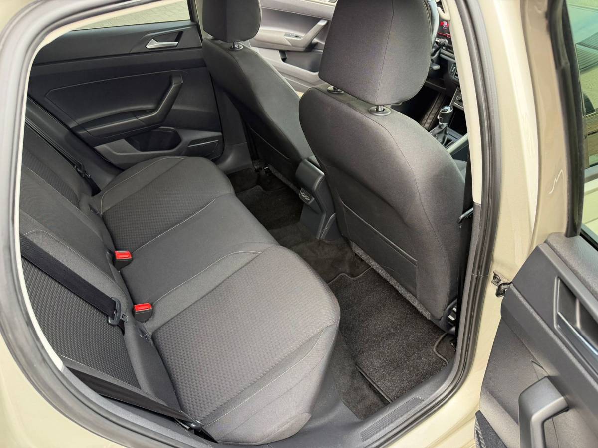 Volkswagen Polo Volkswagen Polo 1.0 TSI R-Line handgeschakeld Panoramadak,Acc,Apple Carpl,Climate Contr,Camera A,,NavigatieNL auto,Virtual dashb