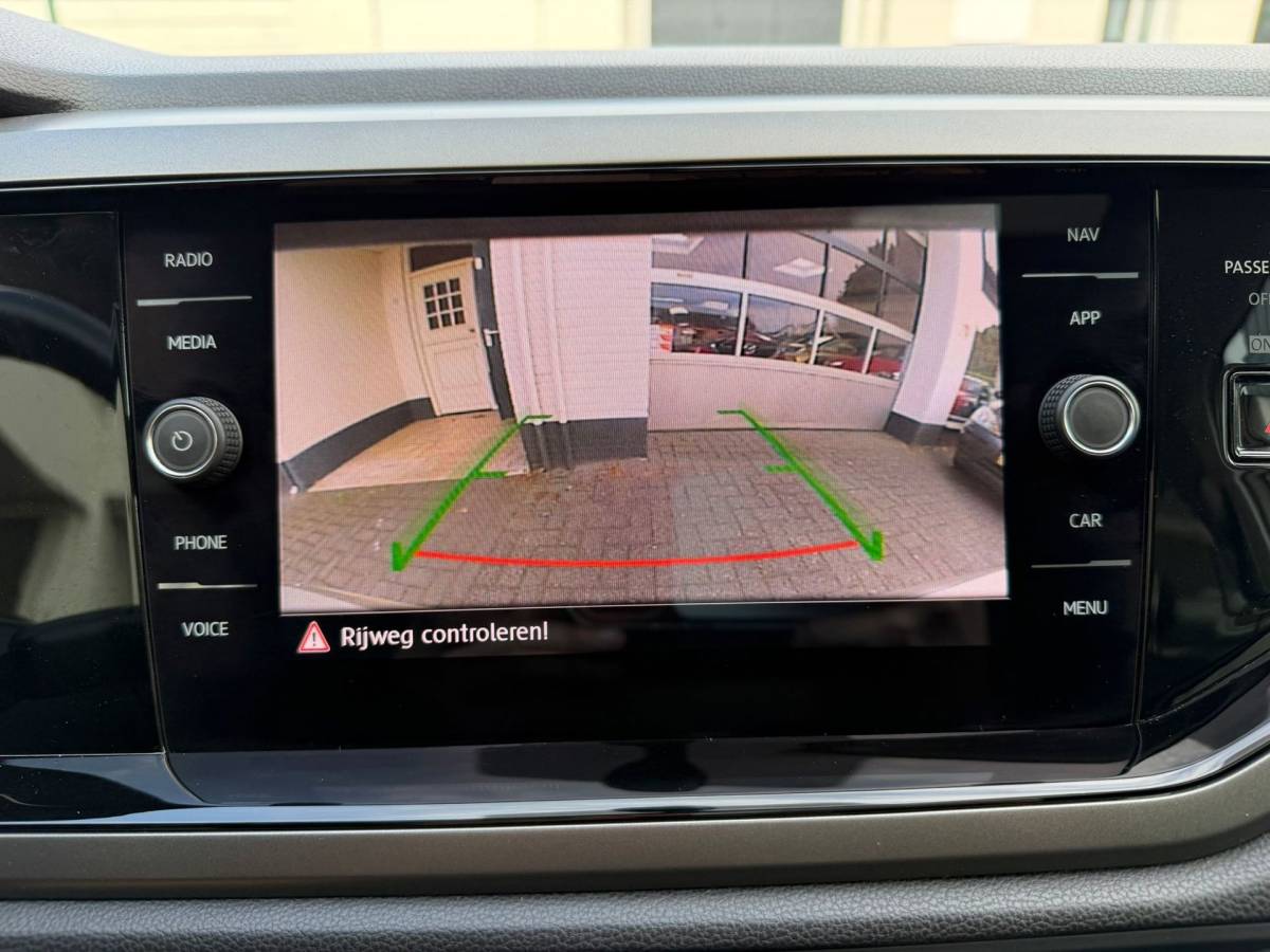 Volkswagen Polo Volkswagen Polo 1.0 TSI R-Line handgeschakeld Panoramadak,Acc,Apple Carpl,Climate Contr,Camera A,,NavigatieNL auto,Virtual dashb