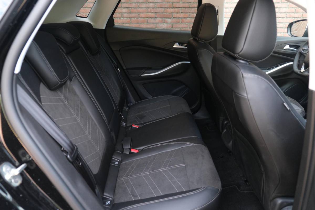 Opel Grandland Opel Grandland 1.2 Turbo 130pk EAT8 GS | Navi | App Connect | Adaptive Cruise | Camera | Alcantara | Winter Pakket