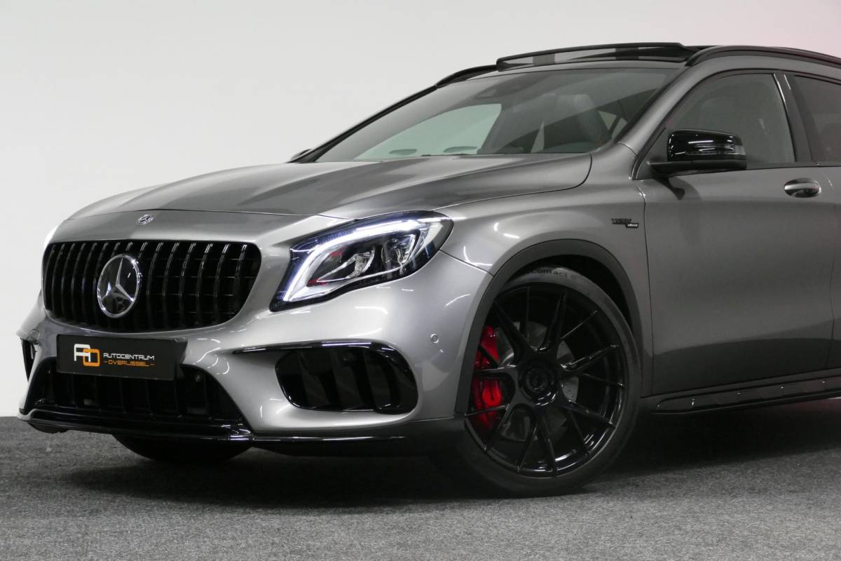 Mercedes-Benz GLA Mercedes-Benz GLA-klasse AMG 45 4MATIC Premium Plus / UNIEK / Panoramadak / AMG Performance sport-uitlaat / Stoelverwarming / Achteruitrijcamera / LED High Performance koplampen / Cruise Control / 20” LMV / Rode remzadels