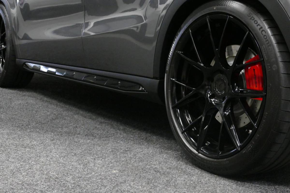 Mercedes-Benz GLA Mercedes-Benz GLA-klasse AMG 45 4MATIC Premium Plus / UNIEK / Panoramadak / AMG Performance sport-uitlaat / Stoelverwarming / Achteruitrijcamera / LED High Performance koplampen / Cruise Control / 20” LMV / Rode remzadels