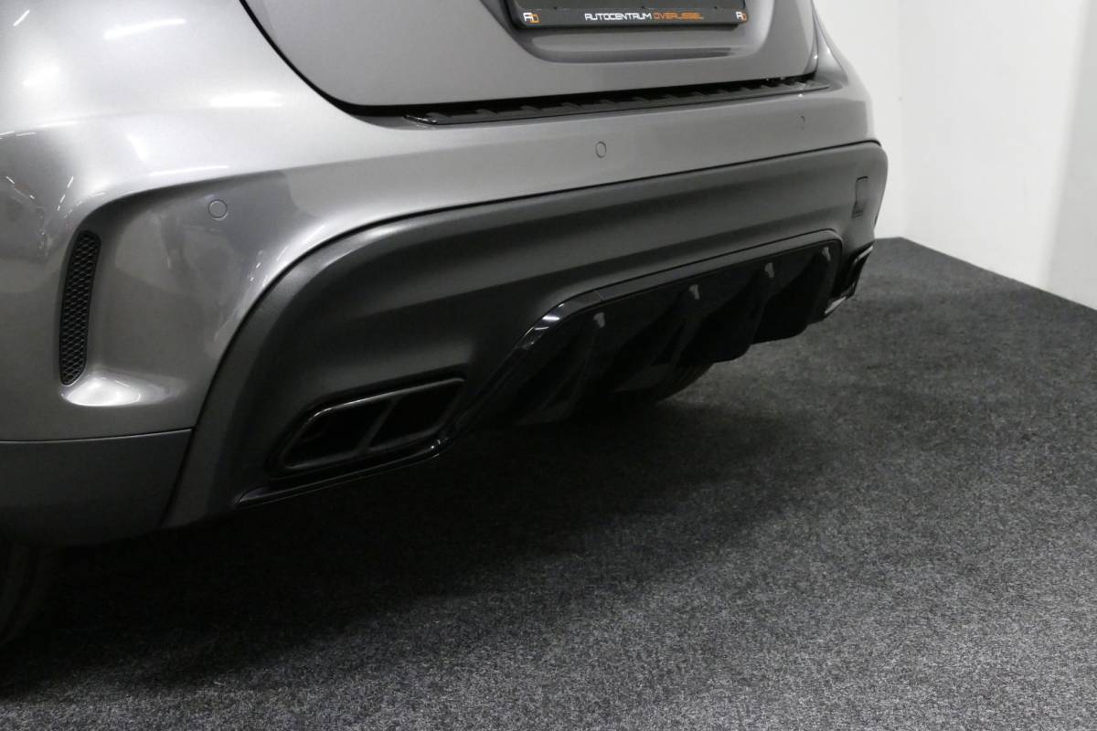 Mercedes-Benz GLA Mercedes-Benz GLA-klasse AMG 45 4MATIC Premium Plus / UNIEK / Panoramadak / AMG Performance sport-uitlaat / Stoelverwarming / Achteruitrijcamera / LED High Performance koplampen / Cruise Control / 20” LMV / Rode remzadels