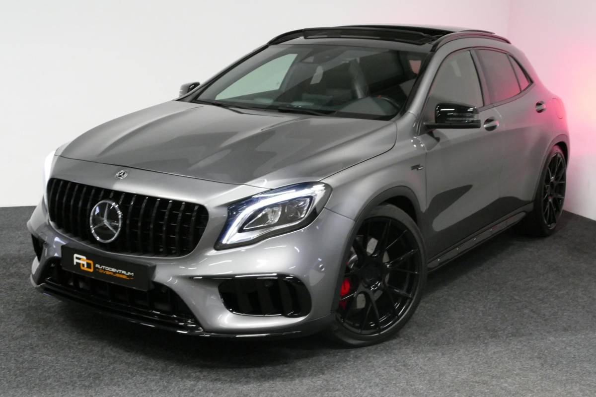 Mercedes-Benz GLA Mercedes-Benz GLA-klasse AMG 45 4MATIC Premium Plus / UNIEK / Panoramadak / AMG Performance sport-uitlaat / Stoelverwarming / Achteruitrijcamera / LED High Performance koplampen / Cruise Control / 20” LMV / Rode remzadels