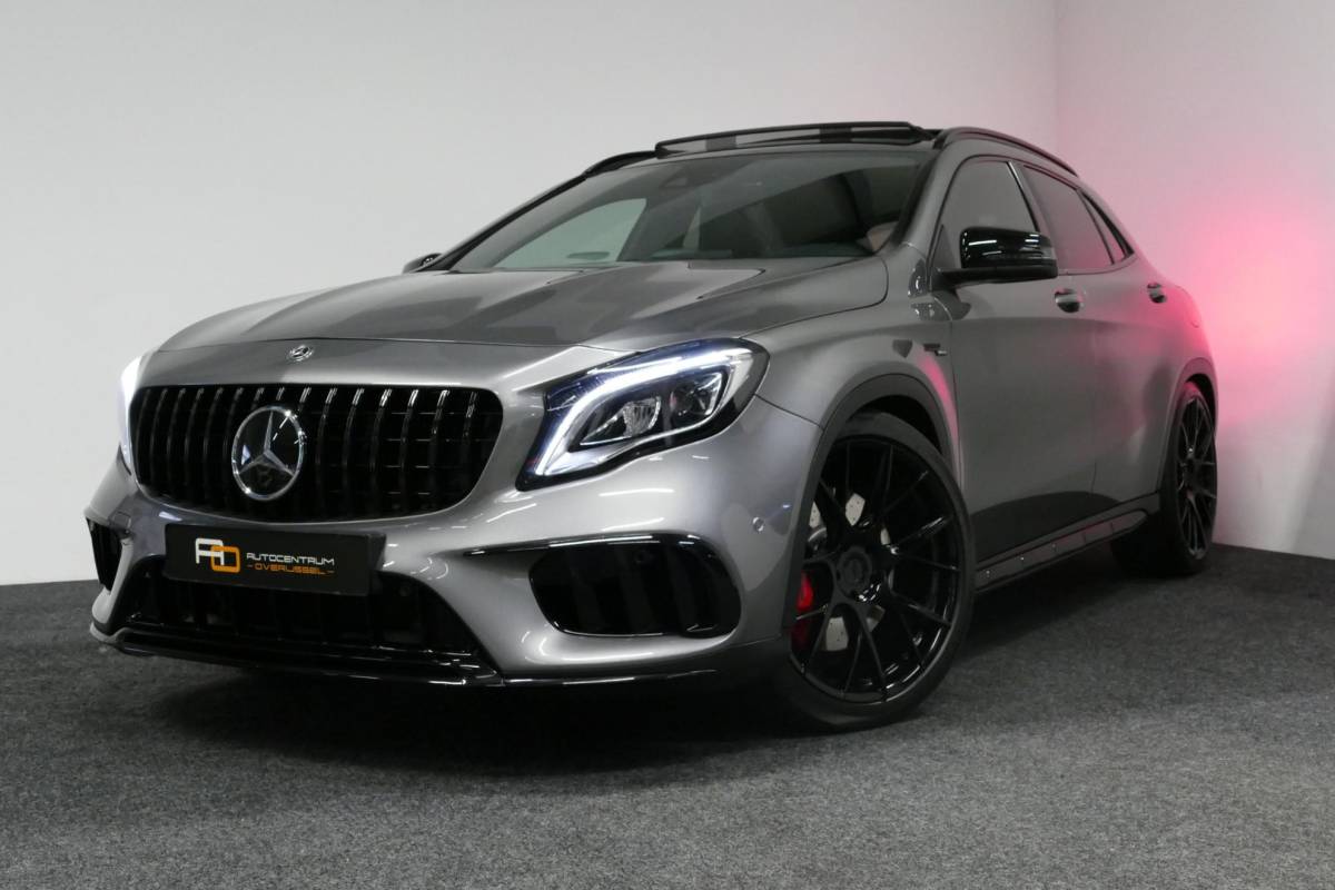Mercedes-Benz GLA Mercedes-Benz GLA-klasse AMG 45 4MATIC Premium Plus / UNIEK / Panoramadak / AMG Performance sport-uitlaat / Stoelverwarming / Achteruitrijcamera / LED High Performance koplampen / Cruise Control / 20” LMV / Rode remzadels