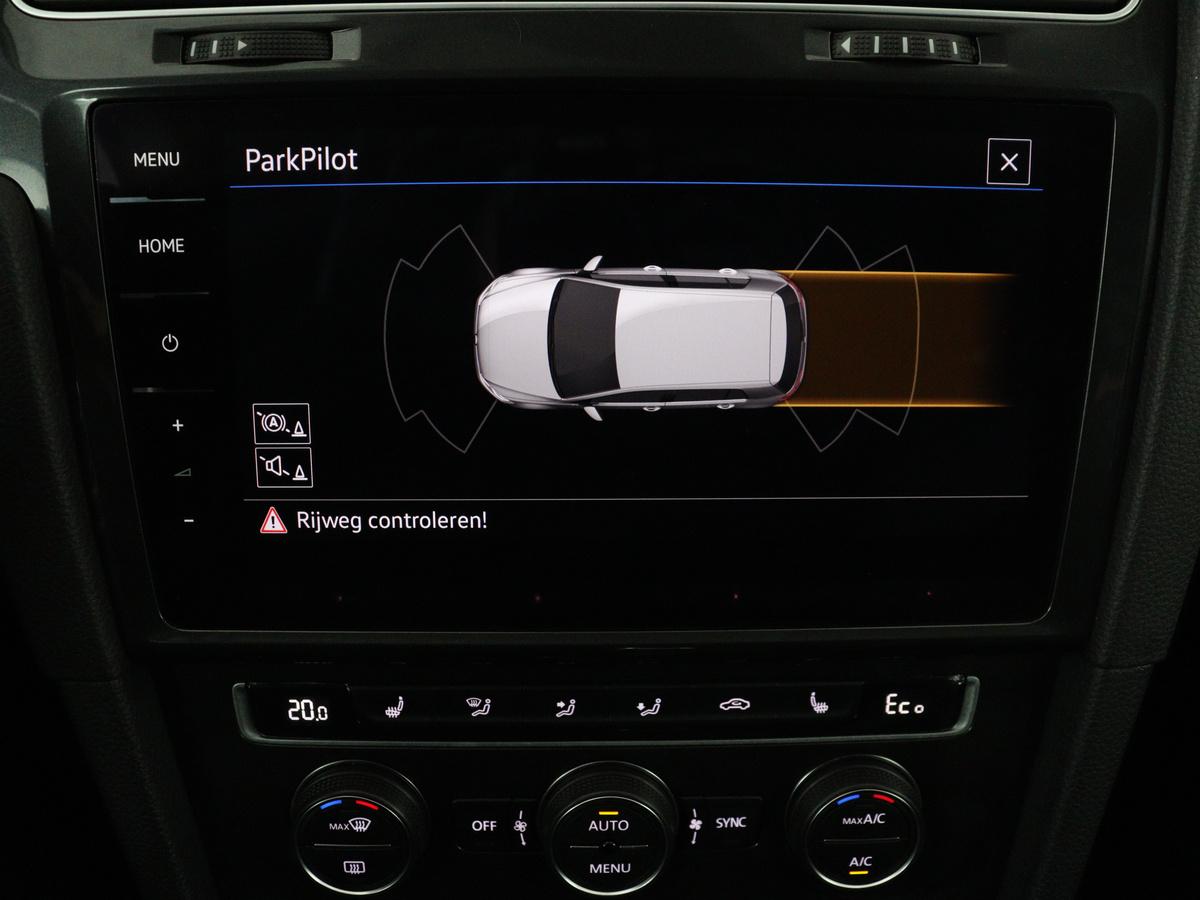 Volkswagen e-Golf Volkswagen e-Golf | SOH 91.3% | Leder | Dynaudio | Stoelverwarming | Adaptive cruise | Carplay | Navigatie | Park assist | Climate control | Xenon |